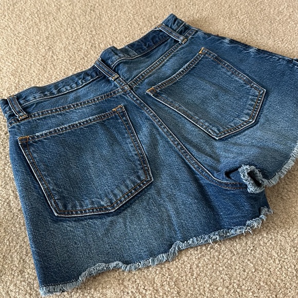 Abercrombie High Rise Short - Picture 2 of 5